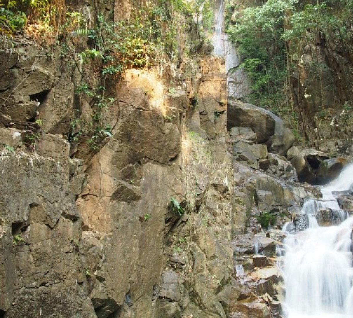 Kintamani Villa Pattaya at Namtok Phlio National Park